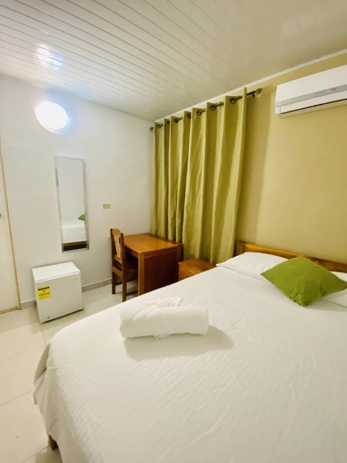 Hotel Ana Mary サンティアゴ エクステリア 写真